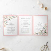 Elegant Peach roze Waterverf Floral Wedding Drieluik Uitnodiging (Binnen)