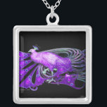 ELEGANT PEACOCK IN PAARS EN ZWART ZILVER VERGULDEN KETTING<br><div class="desc">Kleurrijk en stijlvol design met heldere 3D-edelstenen Digitaal grafisch ontwerp door Bulgan Lumini. Deel van het nieuwe collectie ARCADIA .</div>