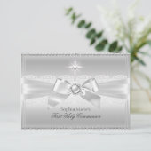 Elegant Pearl Bow & Cross First Heilige Communie Kaart (Staand voorkant)
