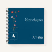 Elegant pensioen monogram bloemennaam donkerblauw notitieboek (Voorkant)