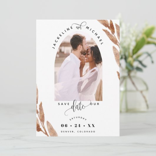 Elegant Photo Arch en Copper Brown Leaves Wedding Save The Date (Staand voorkant)