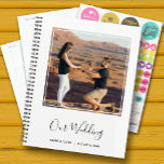 Elegant Photo Wedding Planner<br><div class="desc">Een elegante spiraalverbindende planner met 60 pagina's en 12 maanden, kenmerkt uw favoriete foto op de voorkant. KIES SOFT OF HARD HOESJE. Gepersonaliseerd met je namen en trouwdatum. Verander de kleur van de dekking om uw foto aan te passen. De Live Design Service kan u helpen met kleuren of uw...</div>
