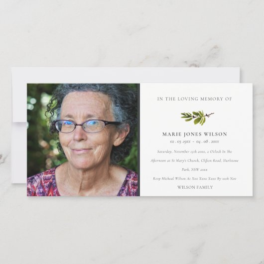 Elegant Pine Branch Photo Memorial Service Card Bedankkaart (Voorkant)