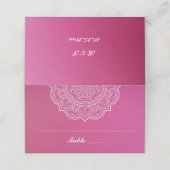 Elegant Pink and White Paisley Indian Wedding Plaatskaartje (Buitenkant ongevouwen)