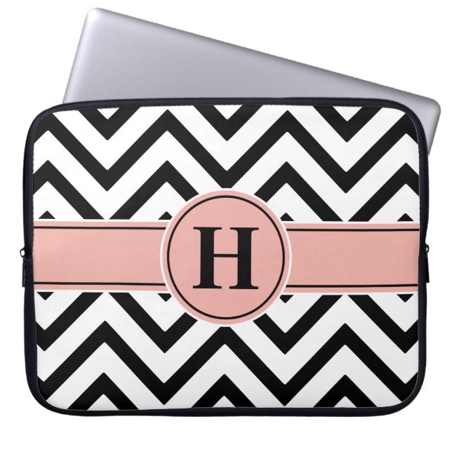 Elegant Pink & Black Monogramed Roos Gold Chevron Laptop Sleeve (Voorkant)