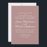 Elegant Pink Dusty Roos Cream Wedding Invitation Kaart<br><div class="desc">Moderne en elegante, maar eenvoudige, stoffige roos/roze trouwuitnodiging met roomkleurige tekst. Deze uitnodiging is bedoeld om afkomstig te zijn van de ouders van de bruid en de bruidegom, met hun namen bovenaan de kaart. De namen van de bruid en de groom zijn gedrukt in een elegante manuscriptdoopvont. Neem contact met...</div>