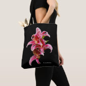 Elegant Pink Oriental Lilies Tote Bag (Dichtbij)