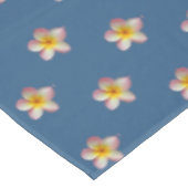 Elegant Pink Plumeria Flowers on Award Blue Tafelkleed (Gekanteld)