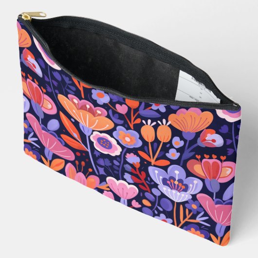 Elegant pink purple folk floral pattern etui (Open)