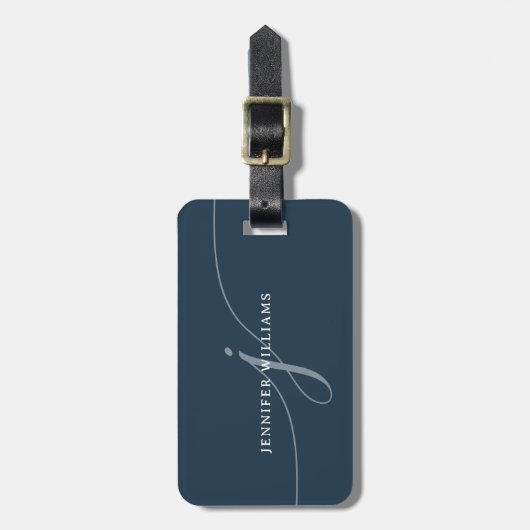 Elegant Plain Dusty Navy Blue Script Monogram Bagagelabel (Voorkant verticaal)