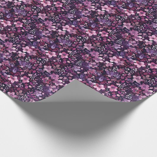 Elegant Plum & Berry Floral  Cadeaupapier (Hoek)