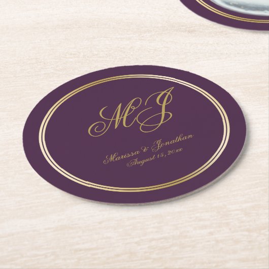Elegant Plum Gold Monogram Script Weddenschap Ronde Kartonnen Onderzetter (Gebogen)