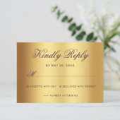 Elegant Plum Gold Script Calligraphy Weddenschap RSVP Kaartje (Staand voorkant)