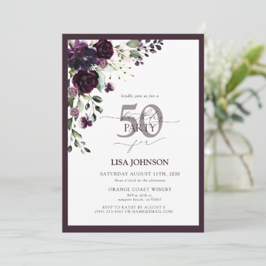 Elegant Plum Paarse Bloemen Script 50th Verjaardag Kaart (Staand voorkant)