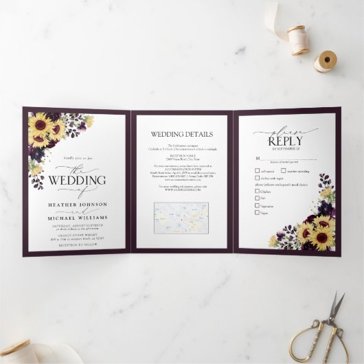 Elegant Plum Paarse Sunflower Waterverf Wedding Drieluik Uitnodiging (Binnen)