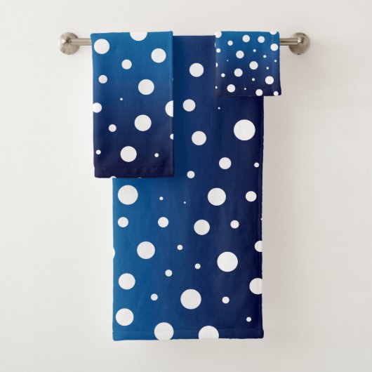 Elegant polka dots - Ocean Blue en White Bad Handdoek (Insitu)