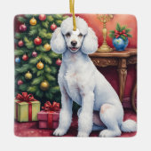 Elegant Poodle Beside Christmas Tree Holiday Dog Keramisch Ornament (Voorkant)