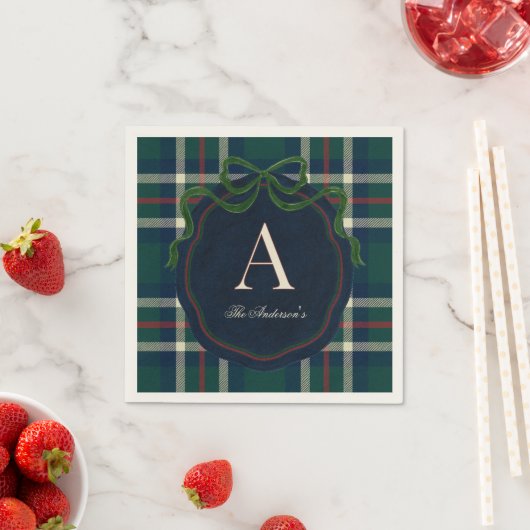 Elegant Preppy Plaid Monogram Christmas Servet (Insitu)