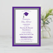 Elegant purple caps graduation ceremony invitation kaart (Staand voorkant)