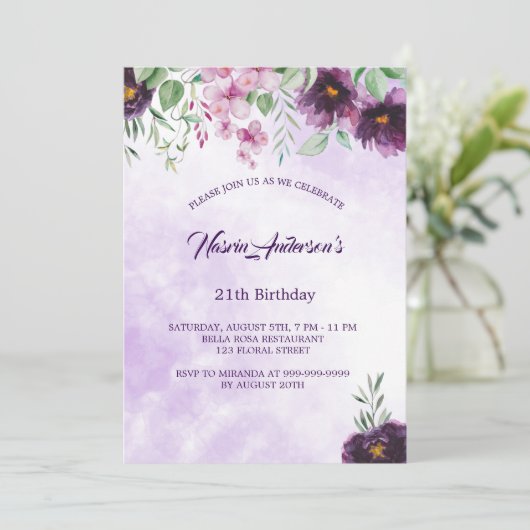 Elegant Purple Floral Birthday Invitation Kaart (Staand voorkant)