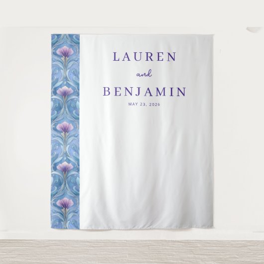 Elegant Purple Floral Wandkleed (Voorkant)