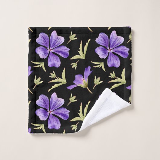 Elegant Purple Flowers Pattern with Green Accents Bad Handdoek (Wasdoekje)