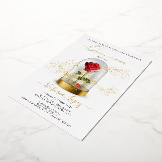 Elegant Quinceañera Red Rose in het Spaans Folie Uitnodiging (Gedraaid)