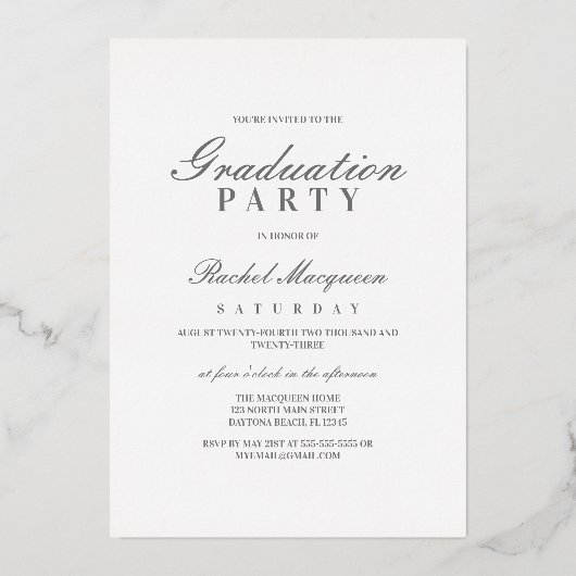 Elegant Real Silver Typografie Class of Afstuderen Folie Uitnodiging (Achterkant)