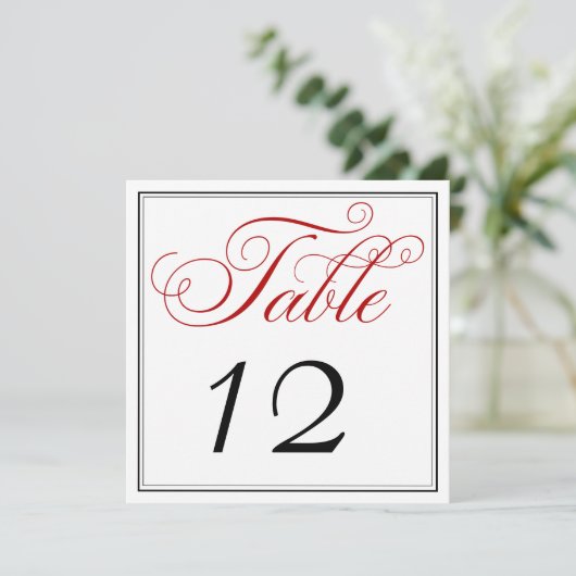 Elegant Red Black & White Script Table Number Kaar Kaart (Staand voorkant)