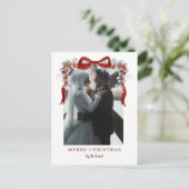 Elegant Red Bow and Eucalyptus Photo Christmas Ar Feestdagenkaart (Staand voorkant)