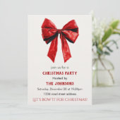 Elegant Red Bow Christmas Party Invitation Kaart (Staand voorkant)