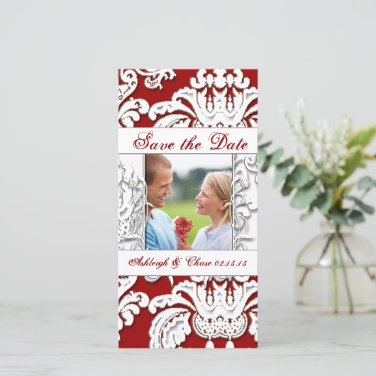 Elegant Red Damask slaat de datum opUw foto Save The Date (Staand voorkant)