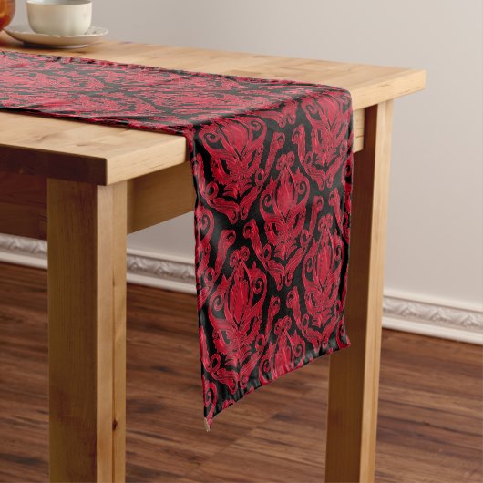 Elegant Red en Black Damask Print Korte Tafelloper (Voorbeeld)