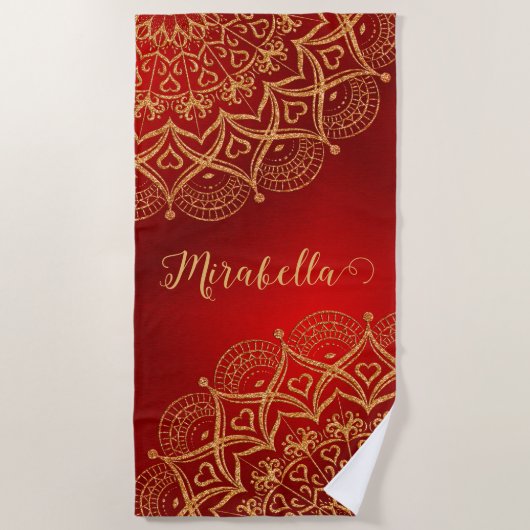 Elegant Red en Gold Mandala Monogrammed Strandlaken (Voorkant)