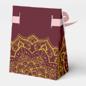Elegant Red en Gold Mandala Wedding Favor Box Bedankdoosjes (Achterkant)