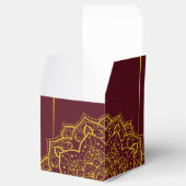 Elegant Red en Gold Mandala Wedding Favor Box Bedankdoosjes (Geopend)