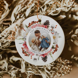 Elegant Red Floral Family Foto met Kerstmis Keramisch Ornament