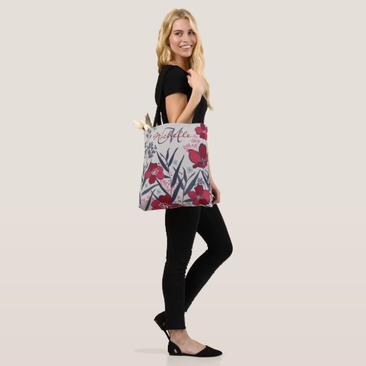 Elegant Red Floral Monogram Tote Bag (Op model)