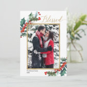 Elegant red gold greenery Blessed kerstkaart (Staand voorkant)