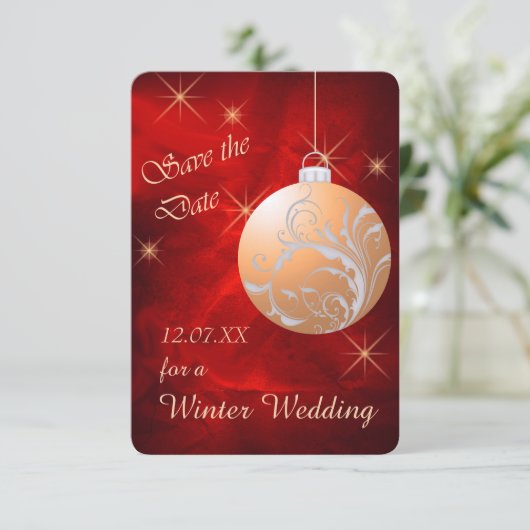Elegant Red Gold kerstbruiloft Save the Date (Staand voorkant)
