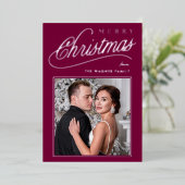 Elegant Red Gold Script Vrolijke Kerstfoto Folie Feestdagenkaart (Staand Voorkant)