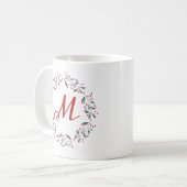 Elegant Red & Green Holly Wreator Monogram Koffiemok (Voorkant links)
