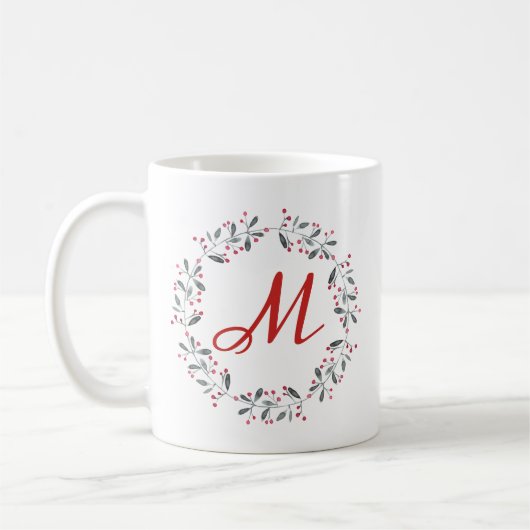Elegant Red & Green Holly Wreator Monogram Koffiemok (Links)
