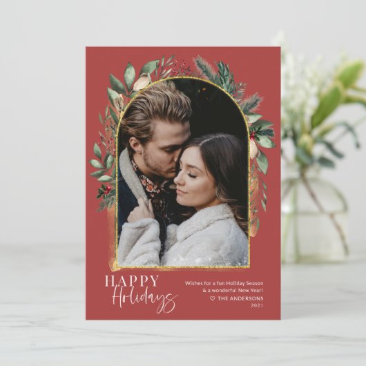 Elegant Red Greenery Gold Arch Snow-overlay foto Feestdagenkaart (Staand voorkant)