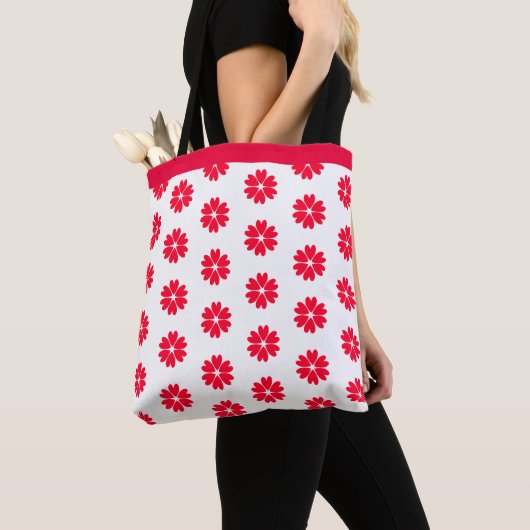 Elegant Red Heart Flower Pattern on White Tote Bag (Dichtbij)