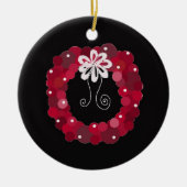 Elegant Red Kerstmis Wreath Keramisch Ornament (Voorkant)