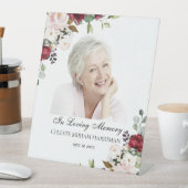 Elegant Red Pink Rose Floral Funeral Photo Reclamebord Met Voetstuk (Insitu)