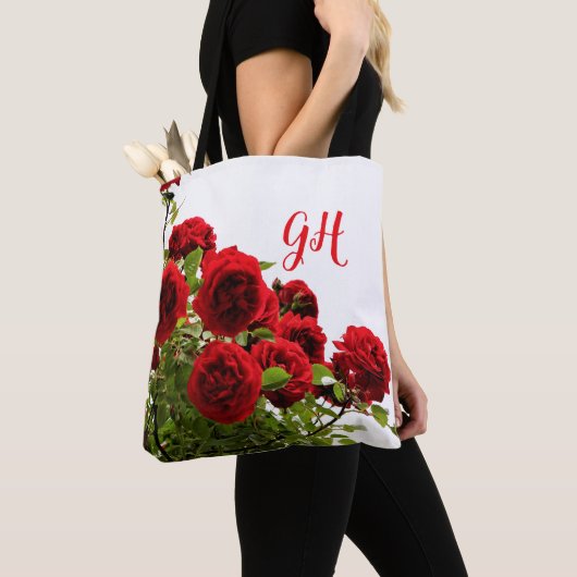 Elegant Red Rose Bouquet Monogram Tote Bag (Dichtbij)