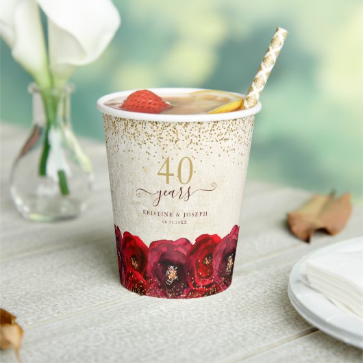 Elegant Red Rose Floral Gold 50th Anniversary Papieren Bekers (Insitu)