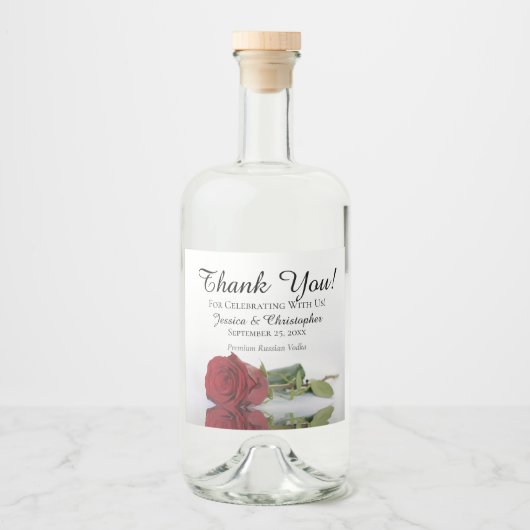 Elegant Red Rose Reflections Weddenschap Hartelijk Likeurfles Etiket (Voorkant)